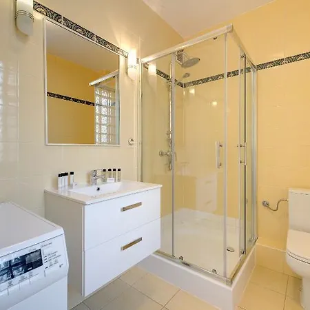 Apartment Dom & House - Monte Cassino Center *